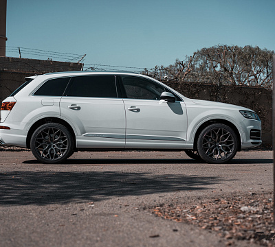 Фото дисков Vossen HF-2 на Audi Q7 (4M)