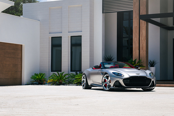 Фото дисков HRE 522M Полированный лак на Aston Martin DBS 3