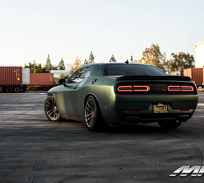 Фото дисков MRR M392 на Dodge Challenger III
