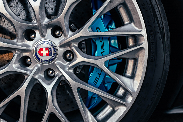 Фото дисков HRE P200 Сатиновый лак на Chevrolet Corvette C6