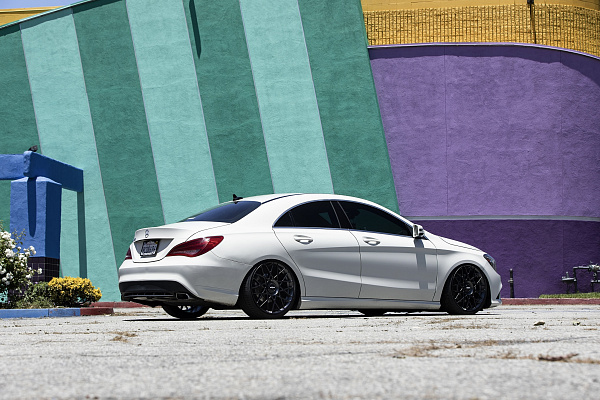 Фото дисков Rotiform BLQ Черный сатин на Mercedes-Benz CLA (C117, X117)