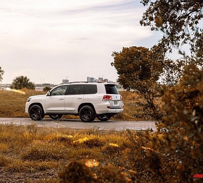 Фото дисков Anrky AN35 на Toyota Land Cruiser 300