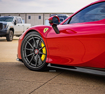 Фото дисков Savini SV10 на Ferrari SF90
