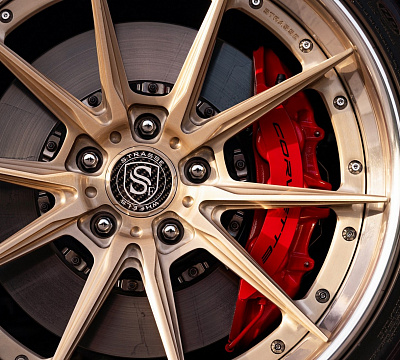 Фото дисков Strasse Wheels SV10 Deep Concave FS на Chevrolet Corvette C8