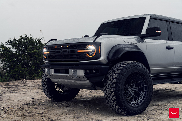 Фото дисков Vossen HFX-1 (6-Lug) Черный глянец на Ford Bronco