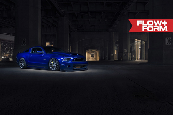 Фото дисков HRE FF01 Глянцевый графит на Ford Mustang VI