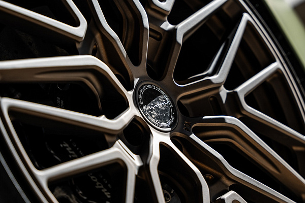 Фото дисков Brixton Forged VL4 Сатиновая бронза на Lamborghini Huracan