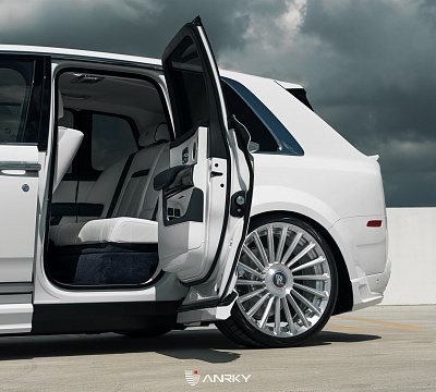 Фото дисков Anrky RF-282 на Rolls-Royce Cullinan