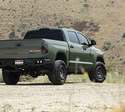 Фото дисков Black Rhino BARRICADE на Toyota Tundra II