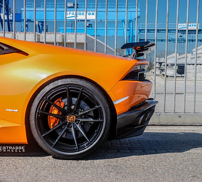 Фото дисков Strasse Wheels SV1 Deep Concave Monoblock на Lamborghini Huracan