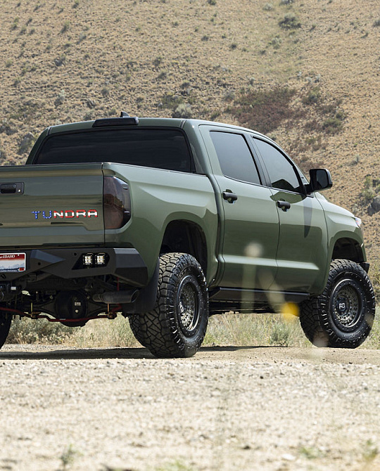 Фото дисков BARRICADE на Toyota Tundra II