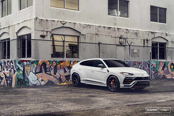 Фото дисков NOVITEC NL4 Черный глянец на Lamborghini Urus