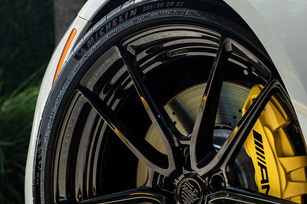Фото дисков Anrky AN24 Черный глянец на Mercedes-Benz SL (R232)