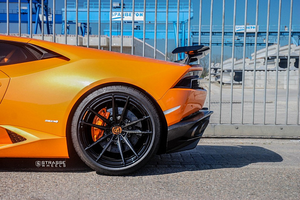 Фото дисков Strasse Wheels SV1 Deep Concave Monoblock Другой цвет на Lamborghini Huracan