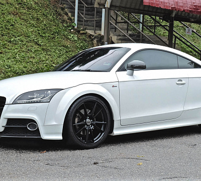 Фото дисков HRE FF04 на Audi TT (8J)
