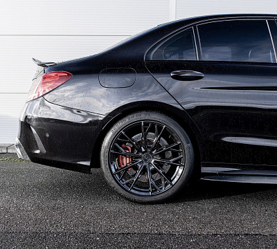 Фото дисков Bola FLS на Mercedes-Benz C-Class (W205)