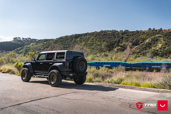 Фото дисков Vossen HFX-1 (6-Lug) Сатиновая бронза на Ford Bronco