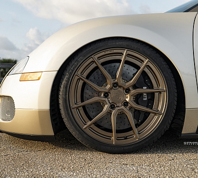 Фото дисков Strasse Wheels SV5 Deep Concave Duoblock на Bugatti Veyron