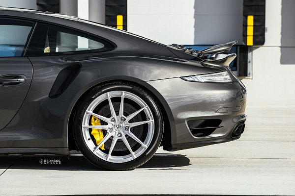 Фото дисков Strasse Wheels SV1 Deep Concave Monoblock Глянцевый лак на Porsche 911 VII
