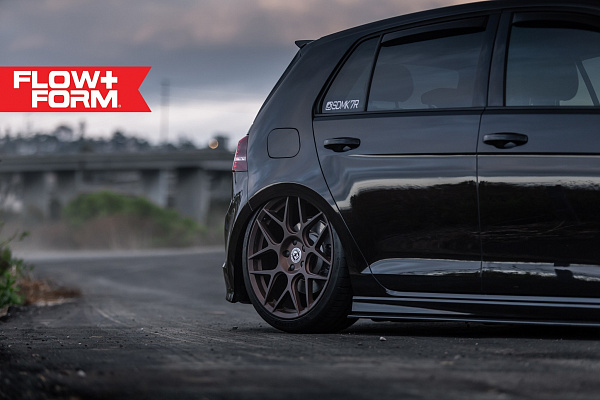 Фото дисков HRE FF01 Сатиновая темная бронза на Volkswagen Golf VII