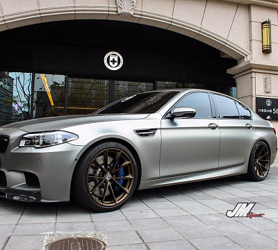 Фото дисков HRE P204 на BMW 5/M5 (F10)