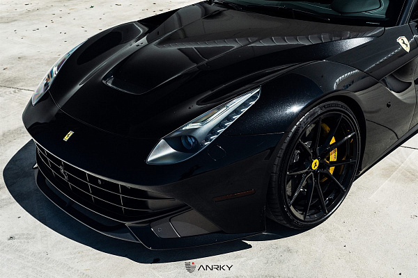 Фото дисков Anrky AN12 Черный глянец на Ferrari F12