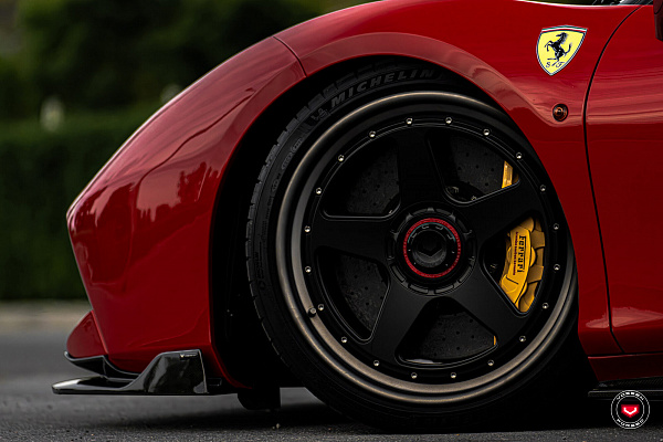Фото дисков Vossen GEN-01 (3-Piece) Черный сатин на Ferrari 488