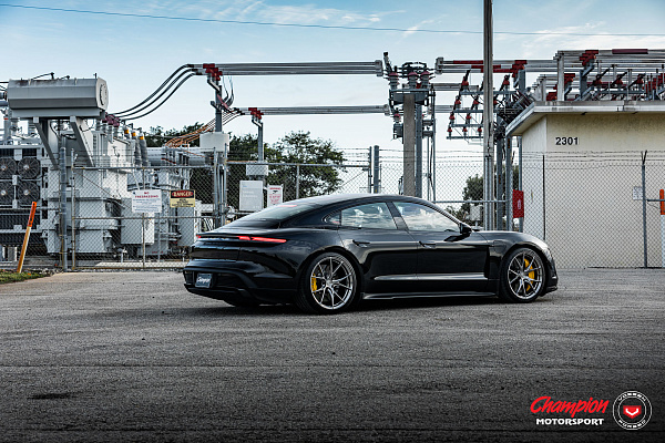 Фото дисков Vossen RS74 Глянцевый тонированный лак на Porsche Taycan I