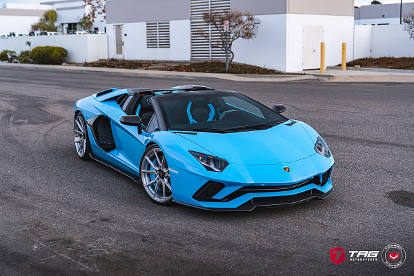 Фото дисков Vossen EVO-2R Глянцевый лак на Lamborghini Aventador