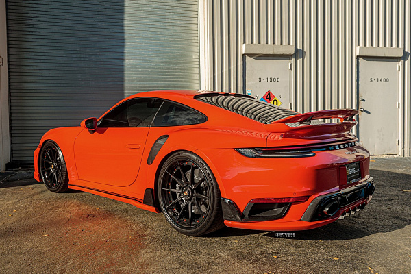 Фото дисков Strasse Wheels SV10 Deep Concave Duoblock Черный сатин на Porsche 911 VIII