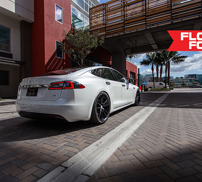 Фото дисков HRE FF04 на Tesla Model S