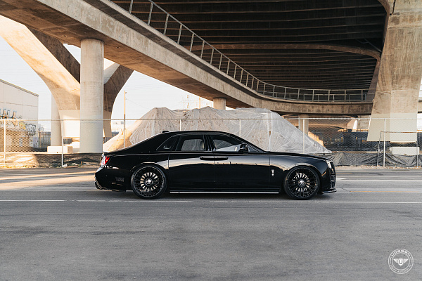 Фото дисков Vossen UV-6 Черный сатин на Rolls-Royce Ghost II