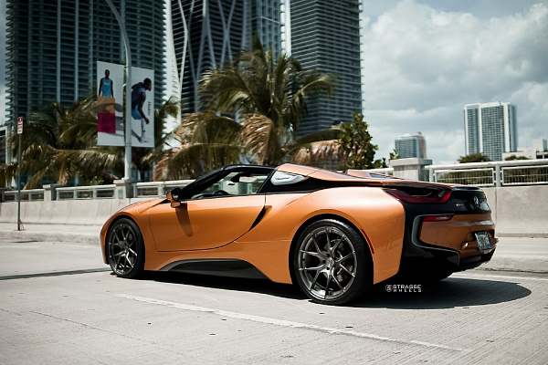 Фото дисков Strasse Wheels SM5R Deep Concave Monoblock Сатиновый темный лак на BMW i8