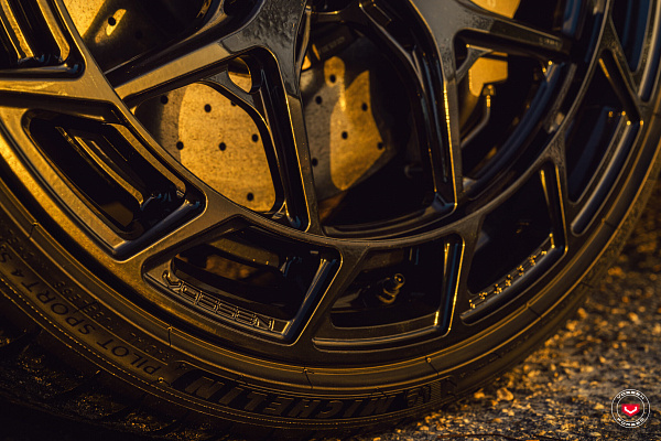 Фото дисков Vossen LC3-01T Черный глянец на Audi R8 (4S)