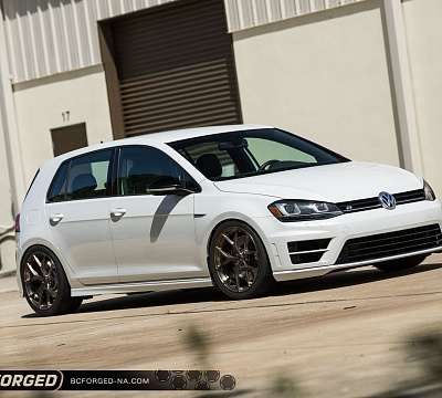 Фото дисков BC Forged RZ21 на Volkswagen Golf VII