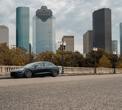 Фото дисков Vossen HF-2 на Tesla Model 3