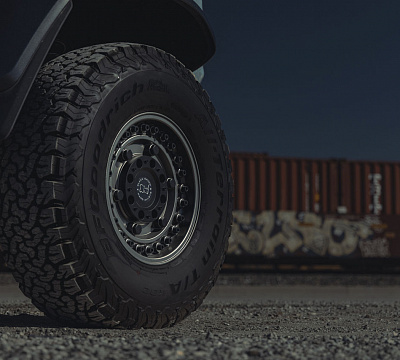 Фото дисков Black Rhino ARMORY на Ford Bronco