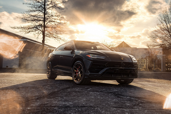 Фото дисков HRE P201 Сатиновая бронза на Lamborghini Urus