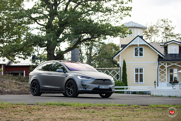 Фото дисков Vossen CG-205T Глянцевый графит на Tesla Model X