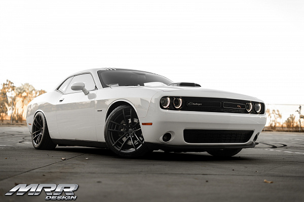 Фото дисков MRR M392 Черный сатин на Dodge Challenger III