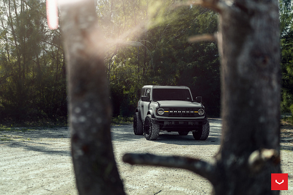 Фото дисков Vossen HF6-5 Черный сатин на Ford Bronco