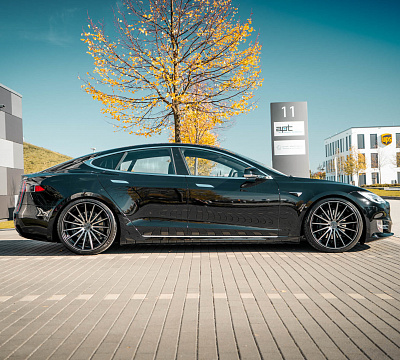 Фото дисков Vossen VFS-2 на Tesla Model S