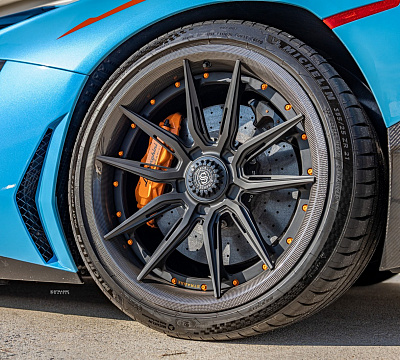 Фото дисков Strasse Wheels SV5-RS Performance на Lamborghini Aventador