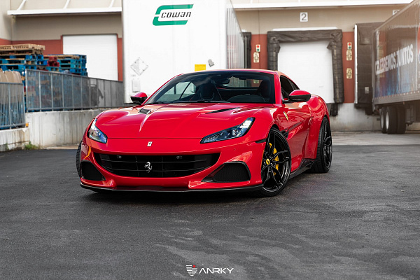 Фото дисков Anrky AN11 Черный глянец на Ferrari Portofino