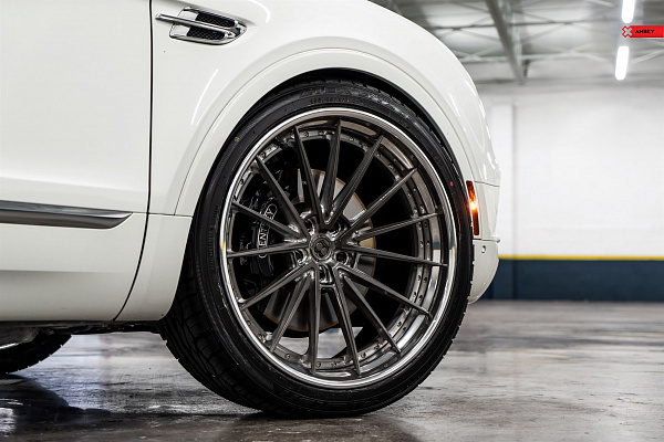 Фото дисков Anrky AN39 Глянцевый темный лак на Bentley Bentayga