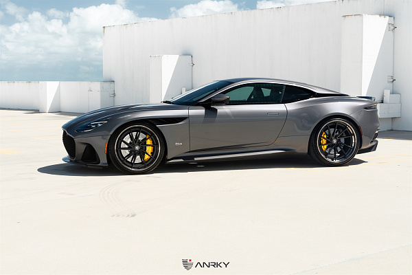 Фото дисков Anrky AN33 Черный сатин на Aston Martin DBS 3