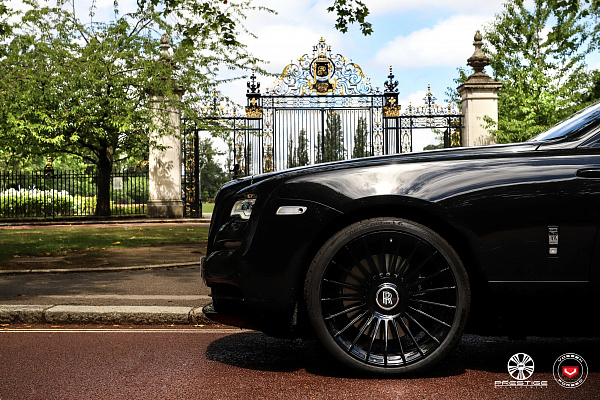 Фото дисков Vossen S17-13 Черный глянец на Rolls-Royce Wraith