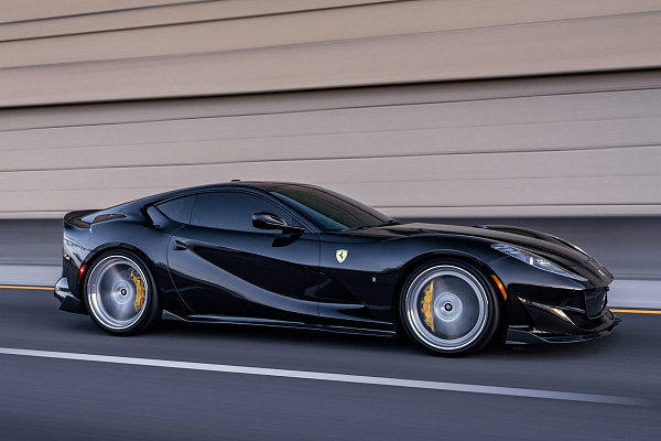 Фото дисков Anrky AN38 Глянцевый лак на Ferrari 812