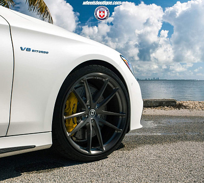 Фото дисков HRE P104 на Mercedes-Benz S-Class (W222, C217)