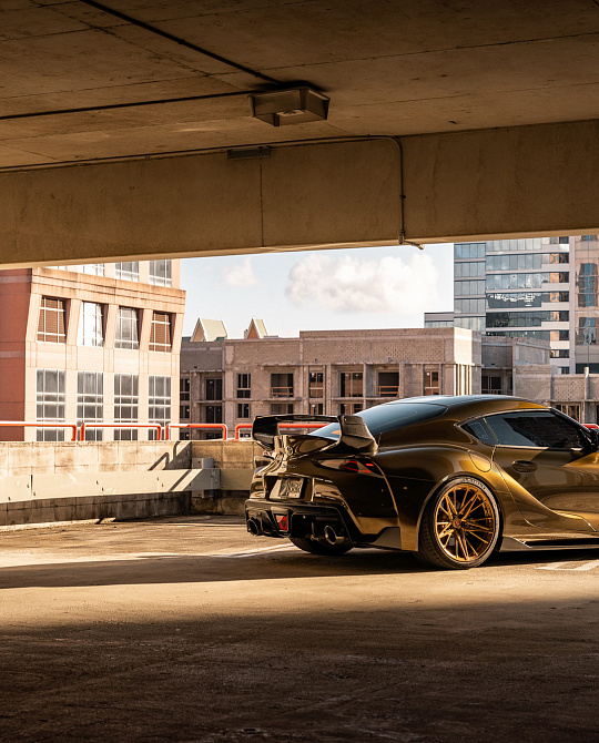 Фото дисков M-X6 Глянцевое темное золото на Toyota Supra A90